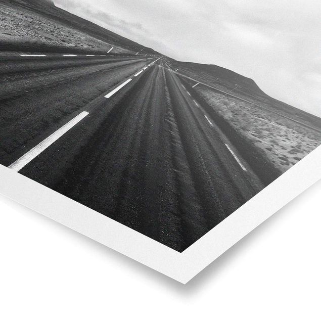 Czarno białe obrazy Prosta droga na Islandii