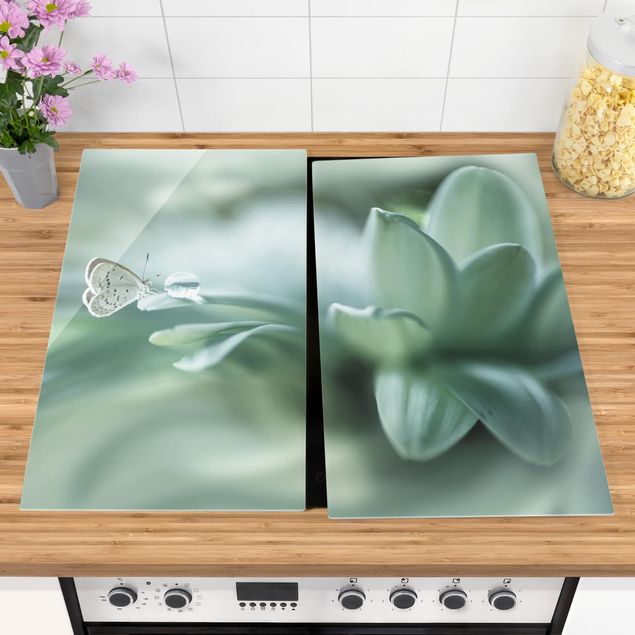 Dekoracja do kuchni Motyl i krople rosy w pastelowej zieleni