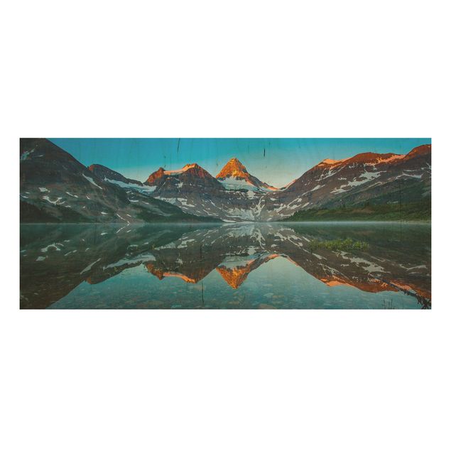 Obrazy Krajobraz górski nad jeziorem Magog w Kanadzie