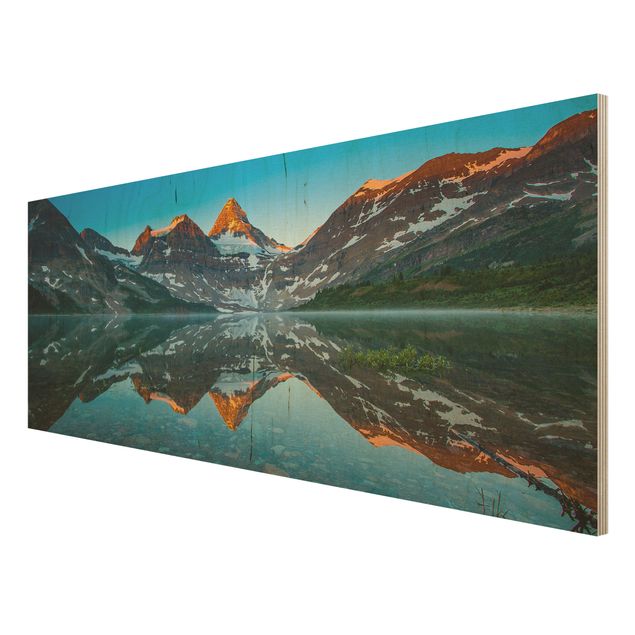 Obrazy na drewnie Krajobraz górski nad jeziorem Magog w Kanadzie