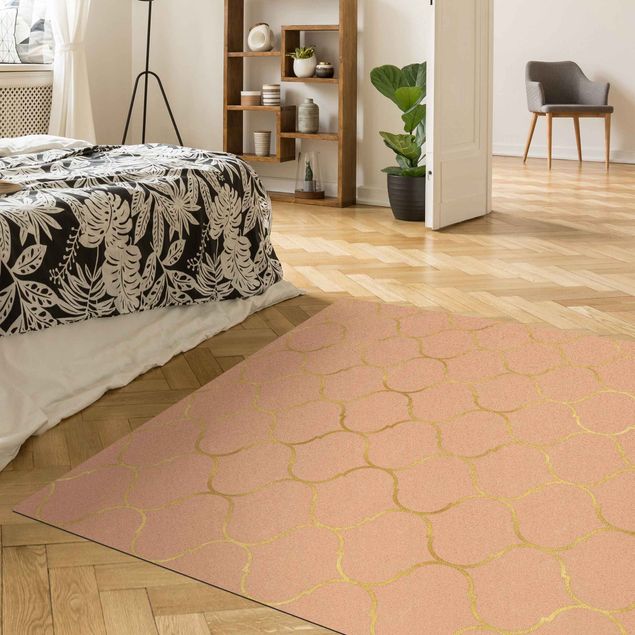 nowoczesny dywan Złota akwarela z wzorem linii marokańskich