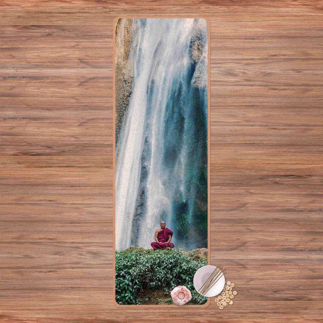dywany nowoczesne Mnich przy wodospadzie