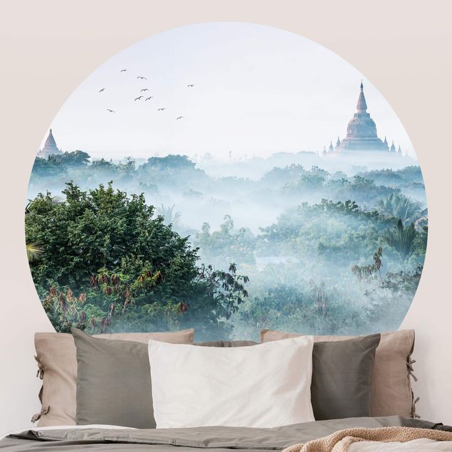 Zielone tapety Poranna mgła nad dżunglą Bagan