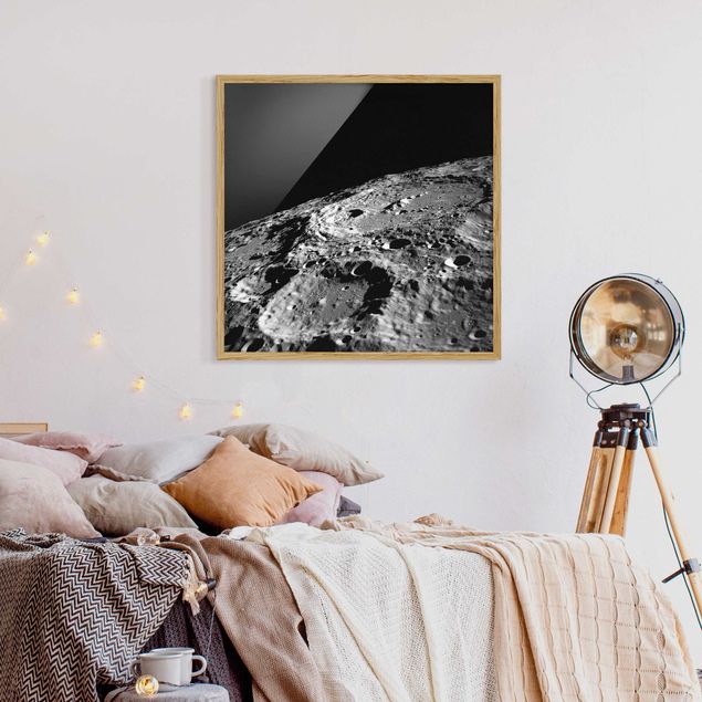 Obrazy w ramie do korytarzu NASA Fotografia krateru księżycowego