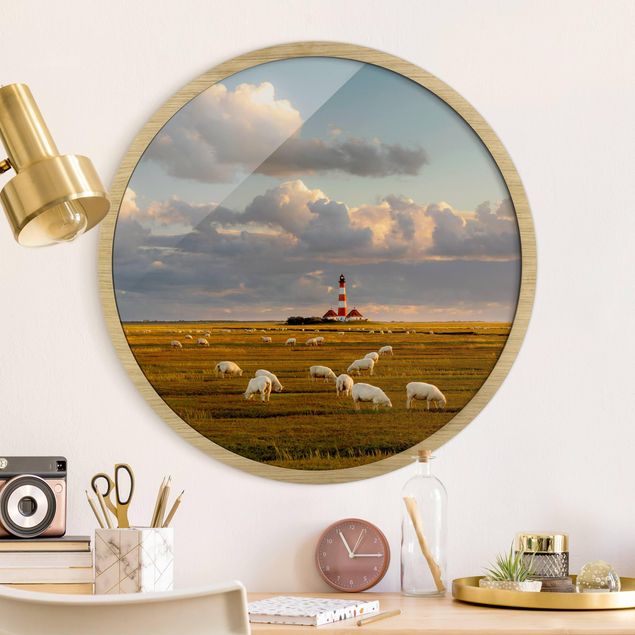 Obrazy w ramie krajobraz North Sea Lighthouse With Flock Of Sheep