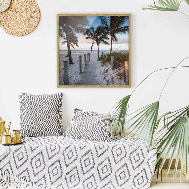 Obrazy w ramie plaża Drzewa palmowe przy promenadzie do oceanu