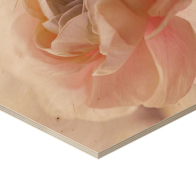 Obraz heksagonalny z drewna - Różowy kwiat w centrum uwagi
