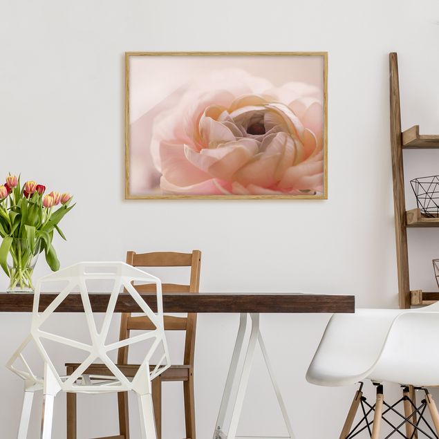 Obrazy w ramie do łazienki Różowy kwiat w centrum uwagi