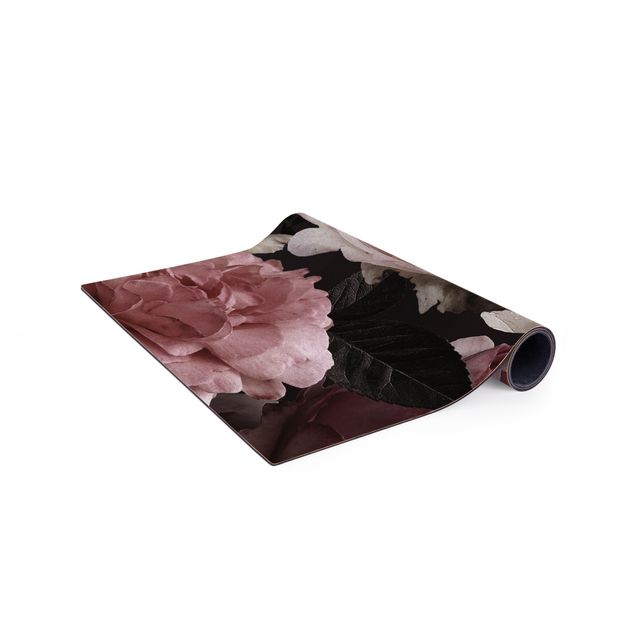 dywan pod stół Różowe kwiaty na czarnym tle Vintage