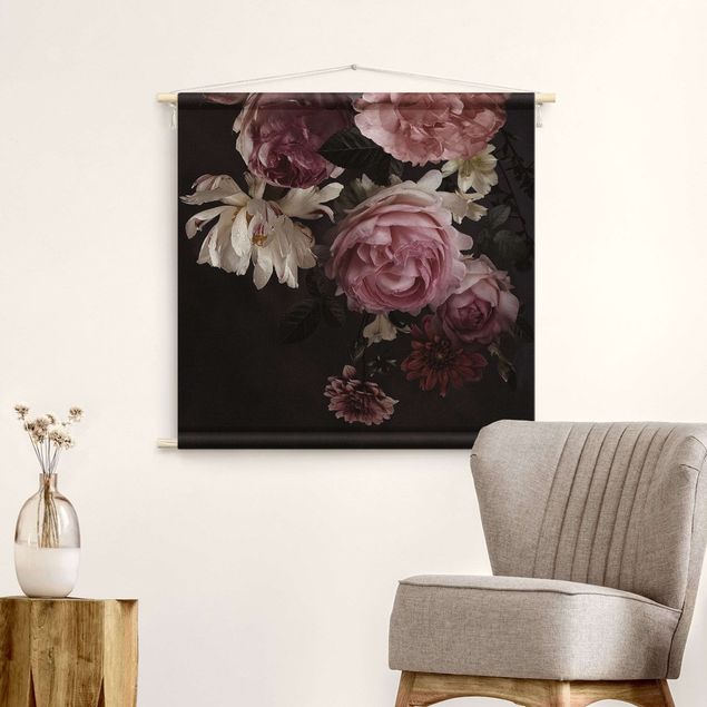Obrazy nowoczesne Pink Flowers On Black Vintage