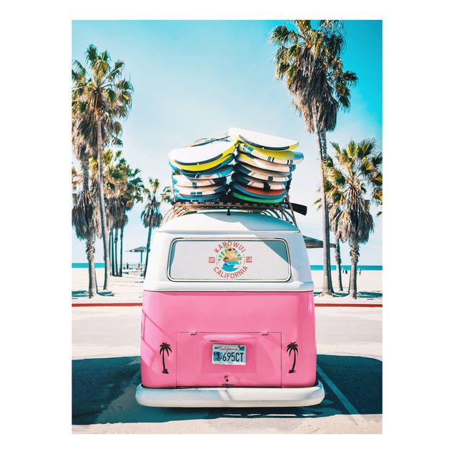 Obrazy nowoczesny Pink VW Bus With Surfboards