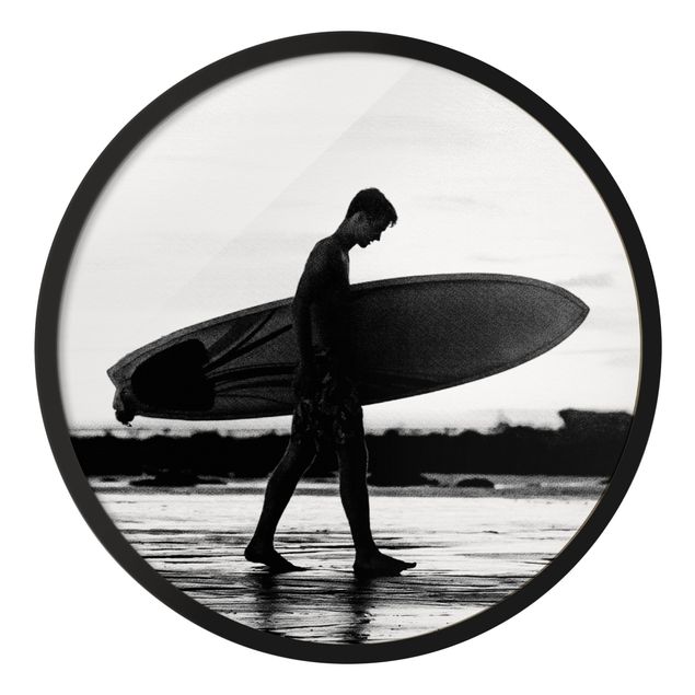 Obrazy do salonu nowoczesne Chłopiec-surfer z profilu w cieniu