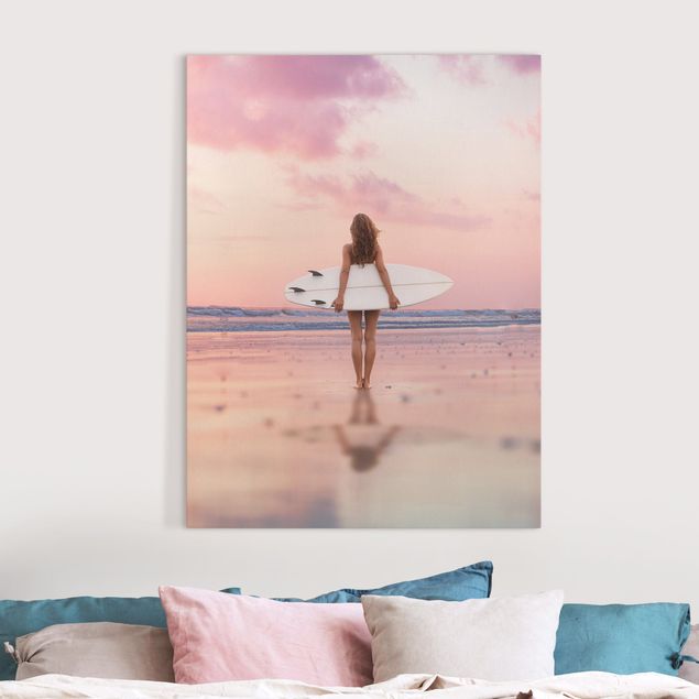 Nowoczesne obrazy do salonu Surfer Girl With Board At Sunset