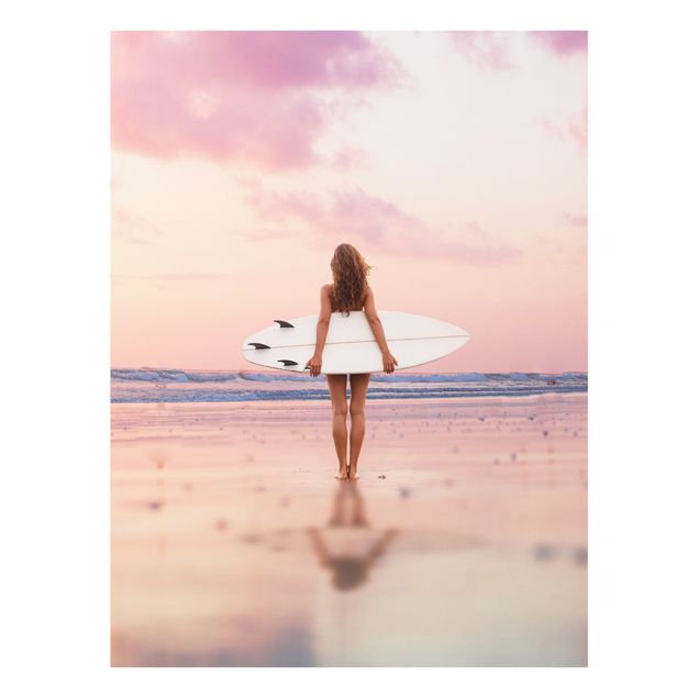 Obrazy nowoczesne Surfer Girl With Board At Sunset