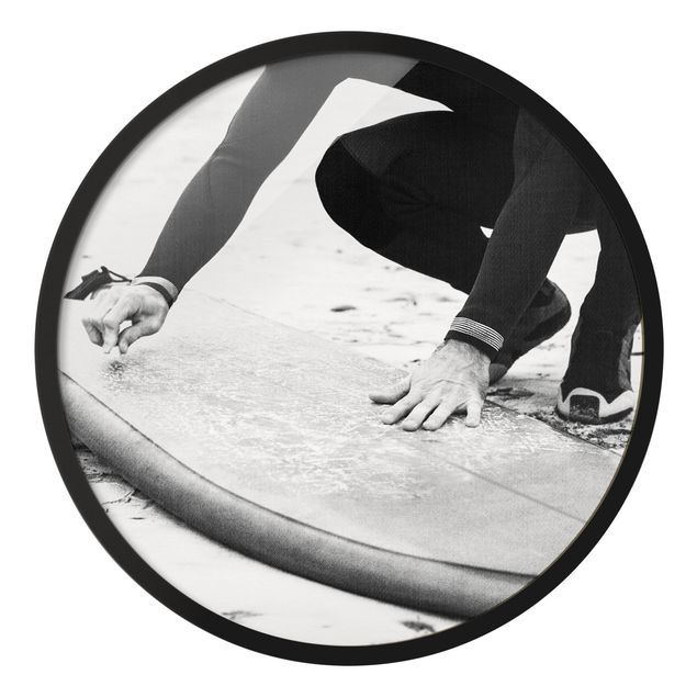 Obrazy do salonu nowoczesne Woskowanie deski surfingowej