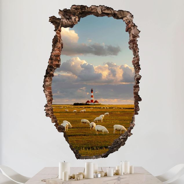 Naklejki na ścianę wyspa Latarnia morska na Morzu Północnym ze stadem owiec