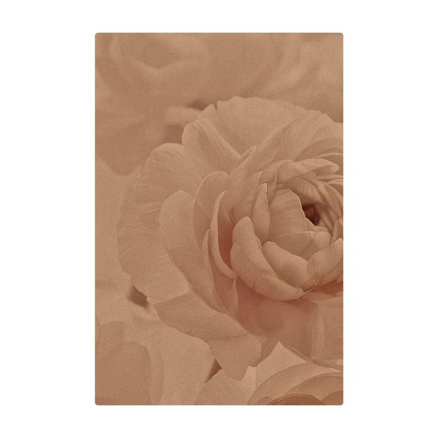 Mata korkowa - Biały kwiat w morzu kwiatów