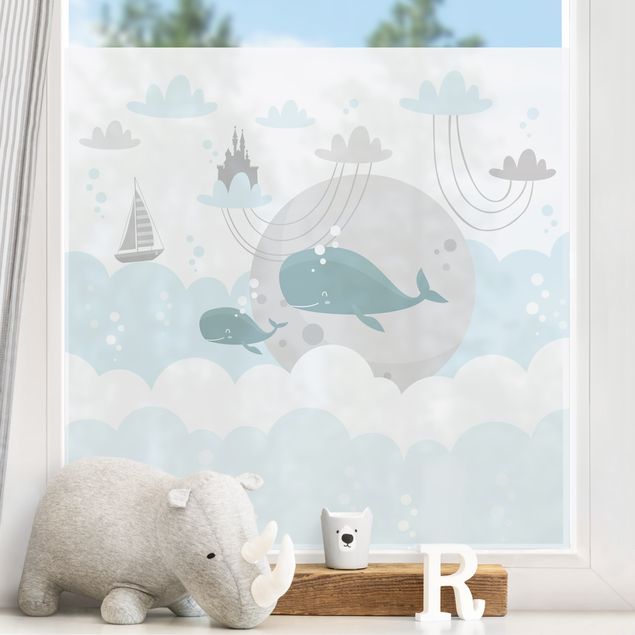 Folia okienna dla dzieci Chmury z wielorybem i zamkiem